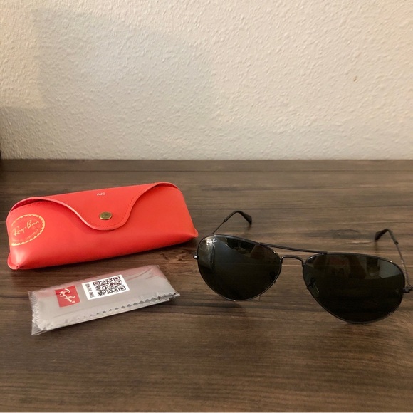 Ray-Ban RB3025 Black Large Metal Aviator Sunglasses - Picture 2 of 14